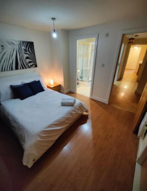 2 Bedroom 2 Bathroom Apartment by Citi Living Scotland